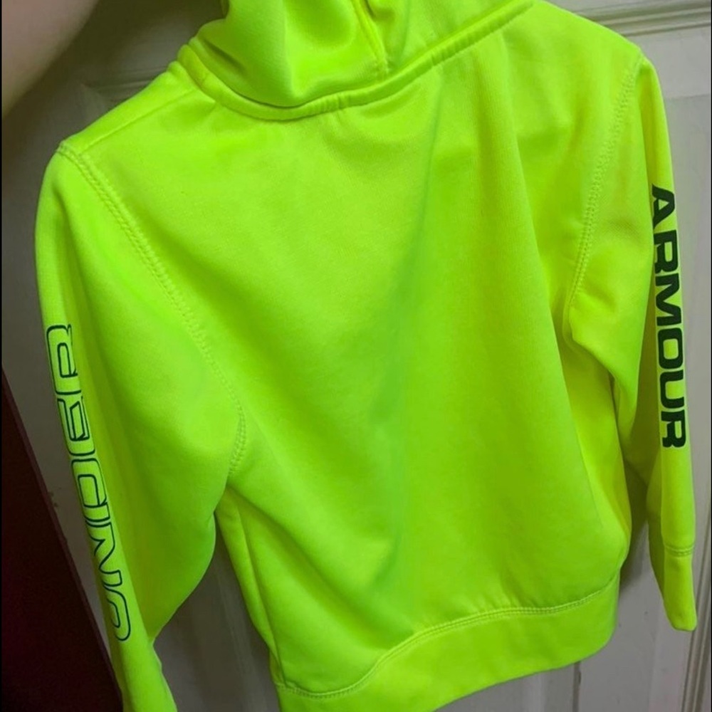 24 months hoodie. Smoke free. Excellent condition